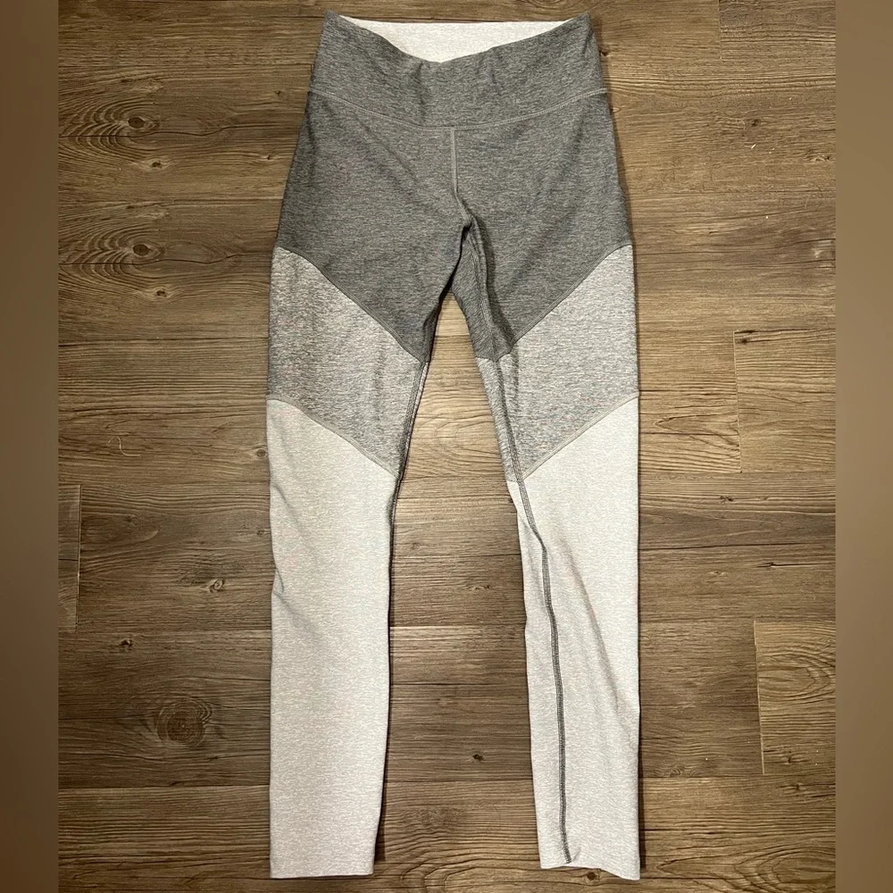 Outdoor Voices Springs 7/8 Leggings Gray Colorblock Yoga Active Size S $78 MSRP - Picture 2 of 7